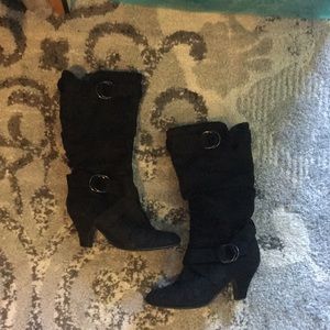 Black Mid-Leg Heel Boots